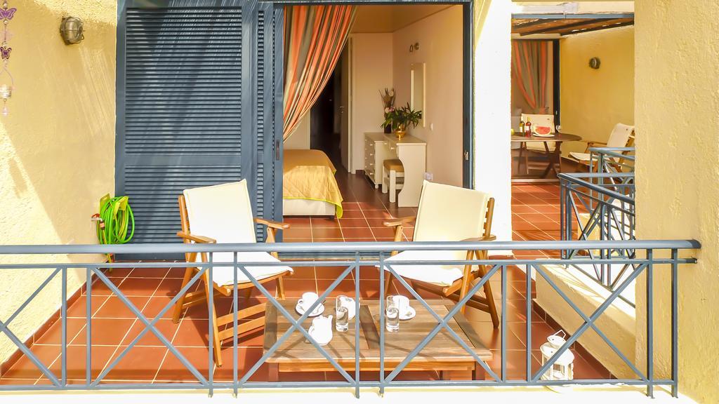 Manto On The Beach Apartments برباتي المظهر الخارجي الصورة